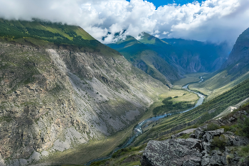 Valley Chelushmana / ***