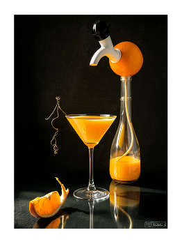 The orange machine / ***