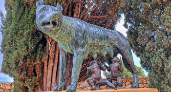 Tarragona - Lloba Capitolina amb Ròmul i Rem al Passeig Arqueològic - Tarragonès / Tarragona - Lloba Capitolina amb Ròmul i Rem al Passeig Arqueològic - Tarragonès
