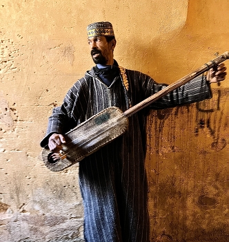 Street musician / Traditional street musician in Fez, Morocco
