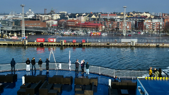 Hyvasti Helsinki! / ***