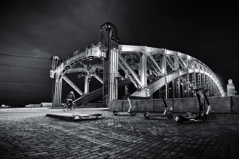 Bolsheokhtinsky Bridge / ***