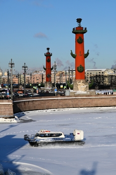 Arrow of Vasilevsky Island / ***
