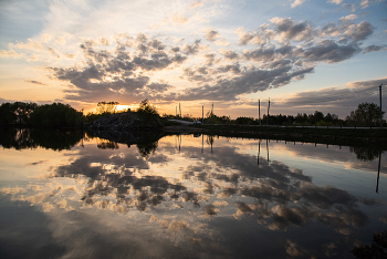 Sunset over the lake / ***