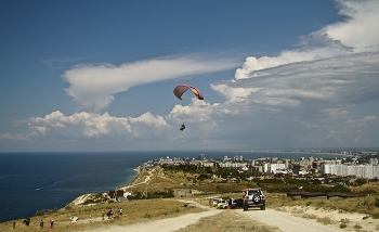 Under blue skies / ***