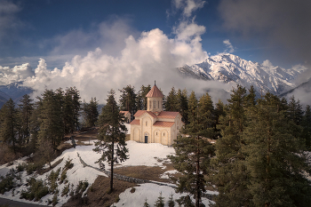 Temple On The Mountain / ***