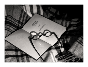 No name / ***