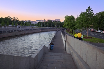 &nbsp; / ***