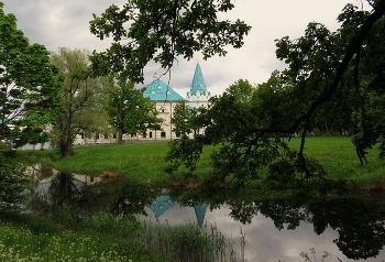 Before the rain / ***