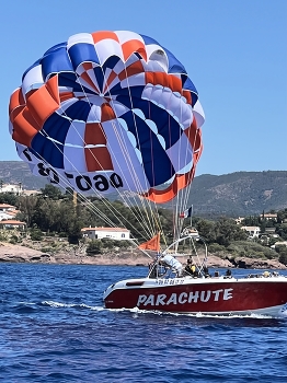 Parachute / Near Cannes, France