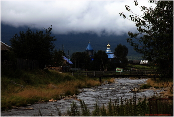 village in the mountains / ***