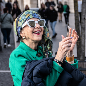 &nbsp; / ***