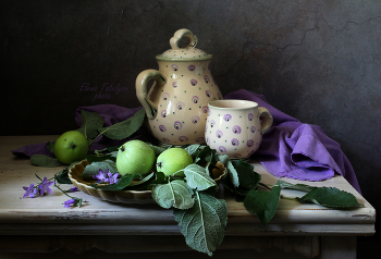 Apples / ***