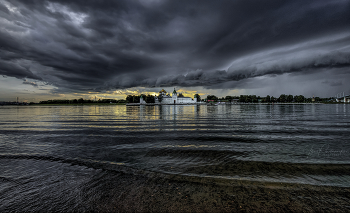 On the eve of a Thunderstorm / ***