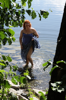 Bather / ***