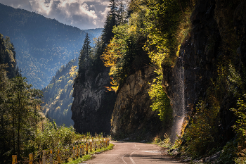 Autumn Racha Roads II / ***