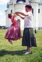 granddaughter and bubushka / ***
