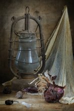 Old Lantern / ***