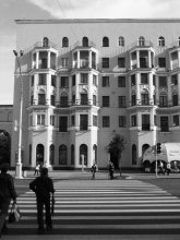 nothing Gaudi? / ***
