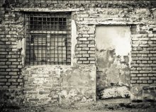 confined space ... / ***