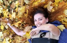 On the carpet of yellow leaves ... / ***