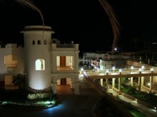 Night Hotel / *****