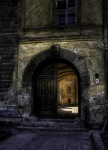 Im Hof / ***