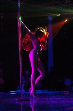 dancing / ***