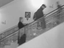TimeS / Up up up and down
Turn turn turnaround
Round round roundabout
And over again...
(vaselines)