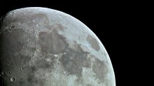 Moon / ***