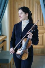 Violinist Oksana / ***
