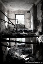 burning hospital / ***