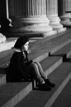 On the steps of St Paul's Cathedral / ***