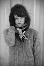 [Myrt. Listening to the wind} / ***