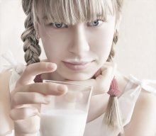 milk / -----