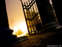 Gate to Heaven? / ***