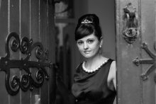 Audrey:) / --------------------->