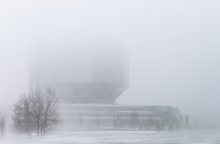 "Diamond of Knowledge" in a fog / ***