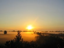 Train to the sun / ***