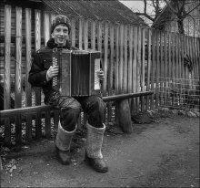 "I play the harmonica, the people on the mind" / ***