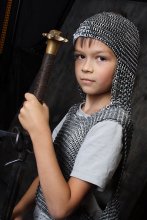 Young knight / ***