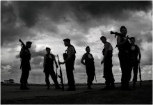 Paratroopers / *****