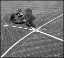 Crossroads of the Worlds. / ***