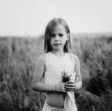 portrait with daisies / *****