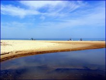 between the sea and the river / ***