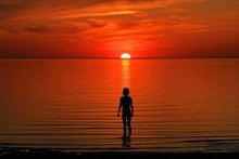 Girl and the Sun / ***