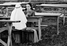 Conversation / -----