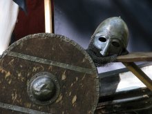 Helmet and shield / ***