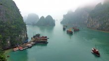 Fog in Halong Bay / ***