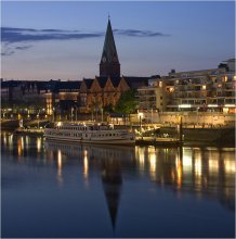 Abend über der Weser. / ***